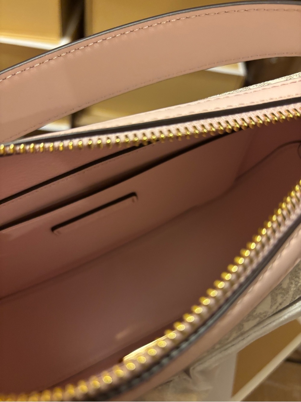 Michael Kors Emilia MK Signature shoulder bag with Crossbody strap - Picture 7 of 8